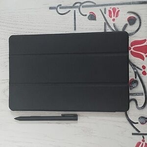 Lenovo Tablet w/ Stylus Case & Keyboard